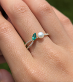 Natural emerald and diamond ring 14k yellow gold