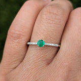 Round Green Emerald And Diamond Ring FR0100E