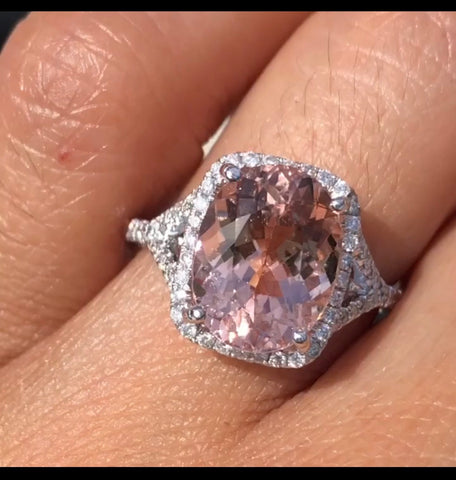 14k White Gold Oval Cut Morganite Diamond Halo Engagement